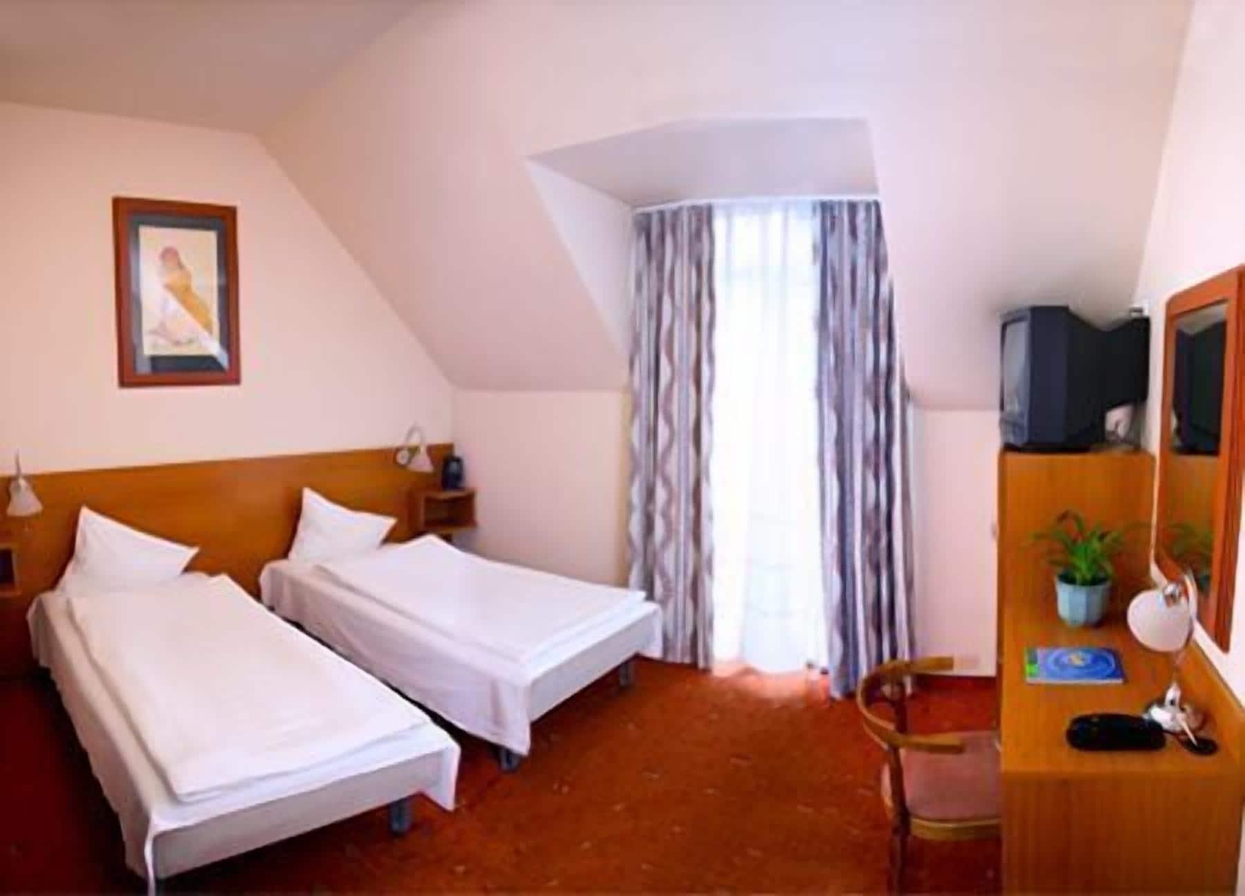 Hotel Luna Budapesta Exterior foto