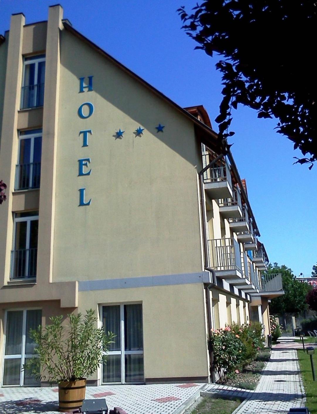 Hotel Luna Budapesta Exterior foto