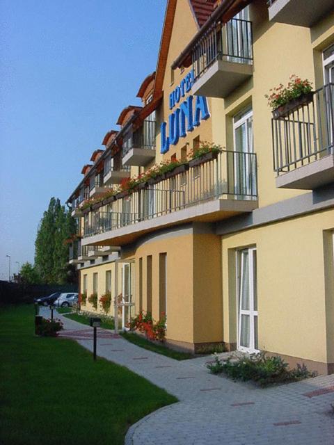 Hotel Luna Budapesta Exterior foto